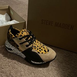 Steve Madden animal shoes (leopard print)